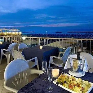 Caravelle Hotel