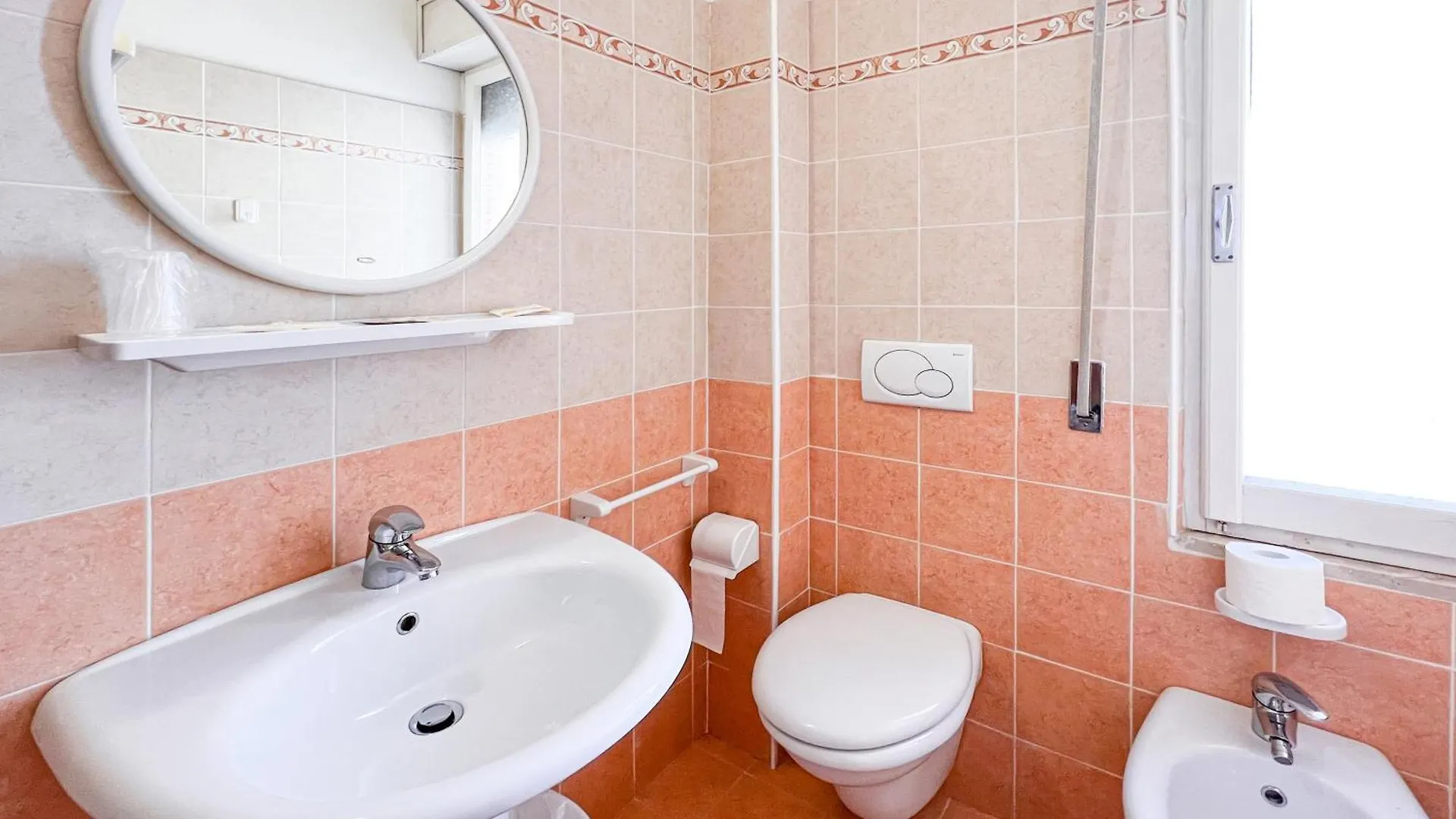 Hotel Giulio Cesare カットーリカ 2*,  イタリア